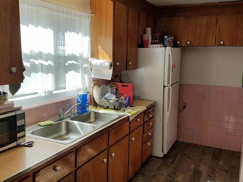 2nd image of 16 Caltha Rd #9