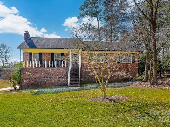 126 Lynnwood Ln, Pineville, NC 28134