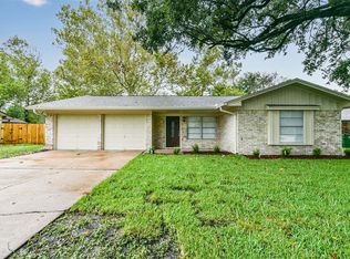 8 N Kaysie St, Angleton, TX 77515