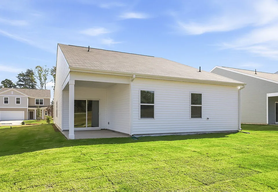 1009 Riverbank Dr