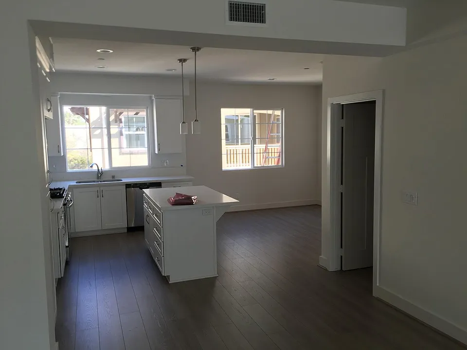 3286 Lavender Ln