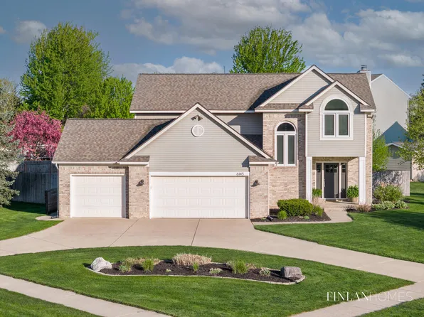 6145 Glengarry Dr SE, Caledonia, MI 49316
