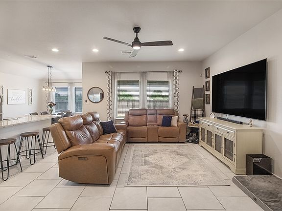 5th image of 12106 Arya Ln