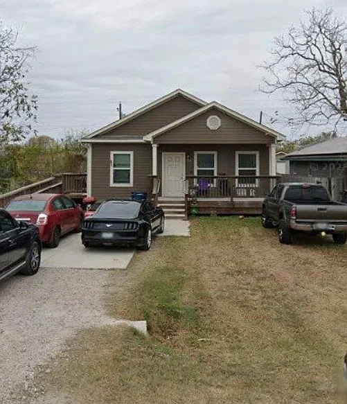4 bed, 1456 sqft, $1,500 — Photo 1