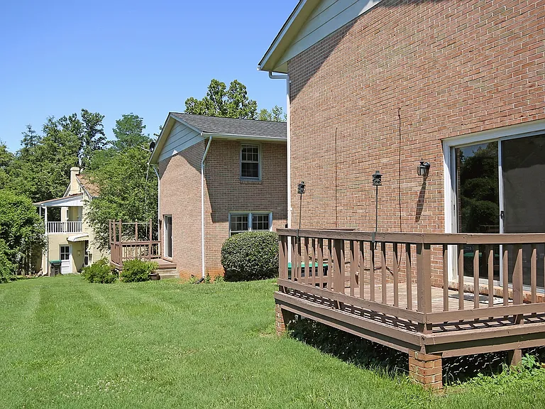 2512 Fontaine Ave #B — Photo 12