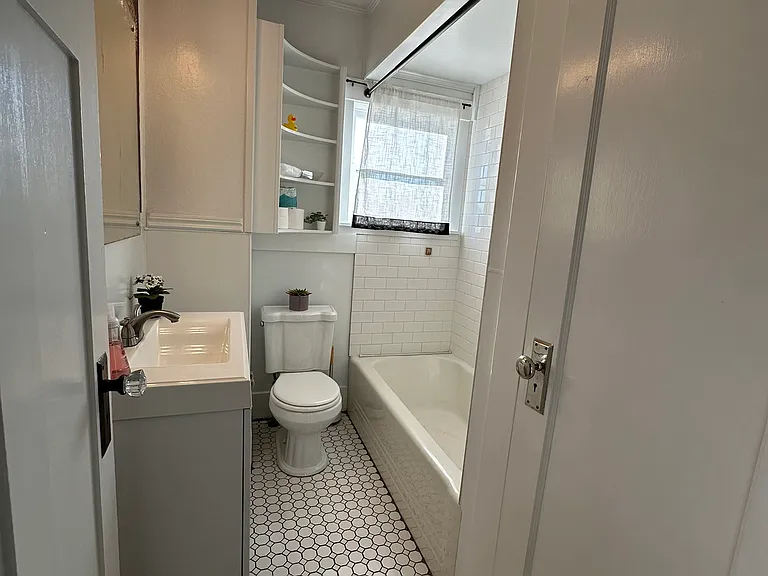 1132 Park St — Photo 16