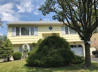42 Oak Ridge Rd, Parsippany, NJ 07054