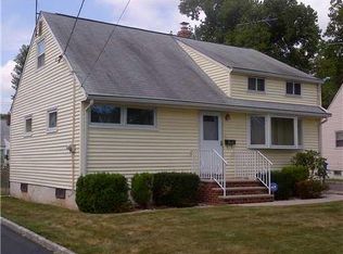 29 Hancock Pl, Iselin, NJ 08830