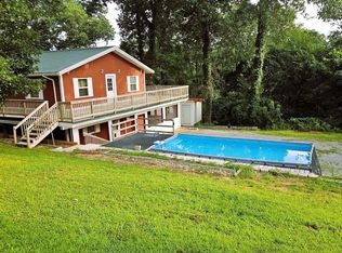 587 Pine Tree Dr, Pineville, MO 64856