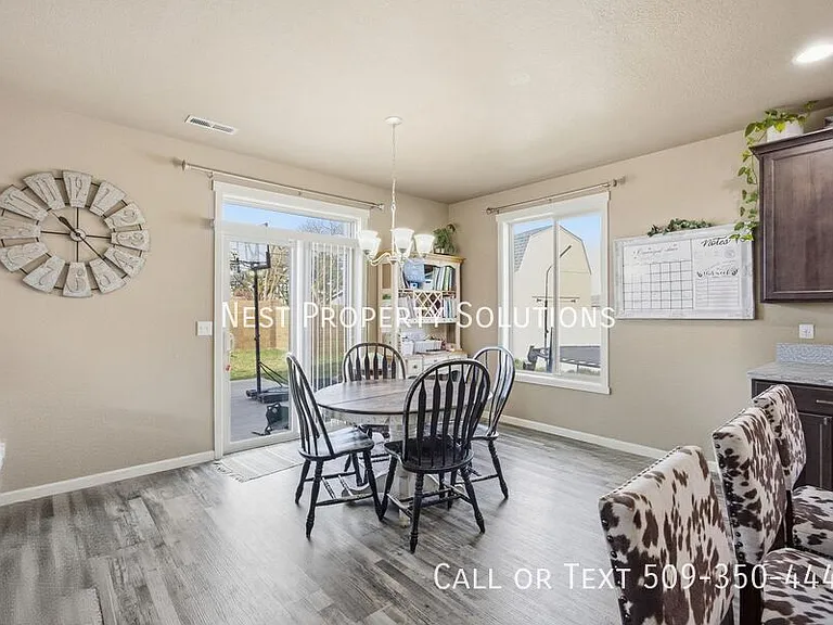 1111 Hilltop Ave NE — Photo 12