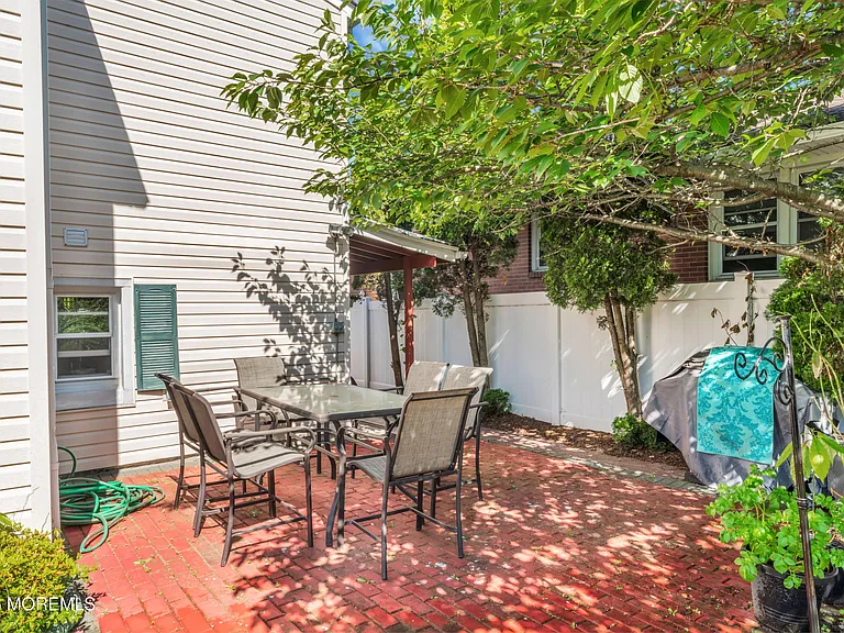 12 Jacobson St — Photo 14