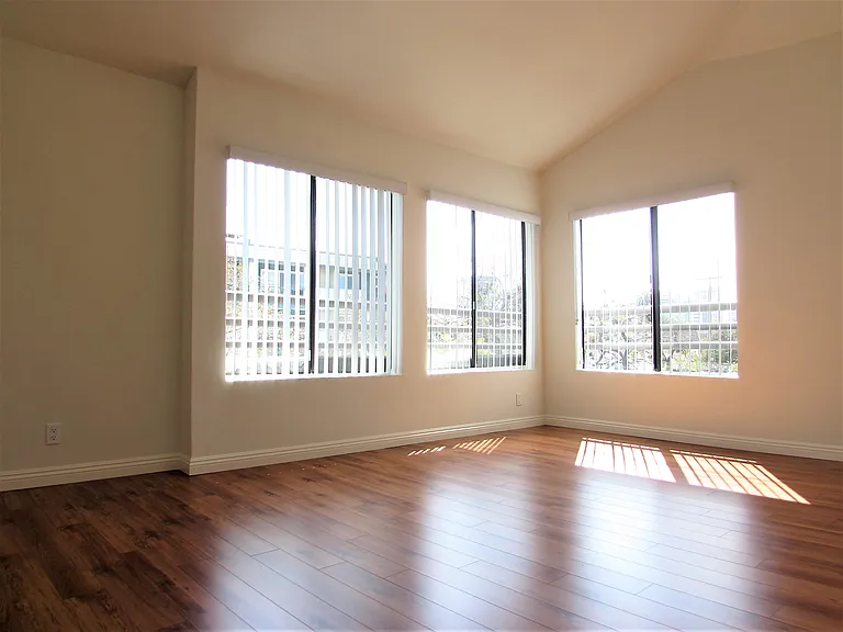 1141 N Columbus Ave #3303 — Photo 4