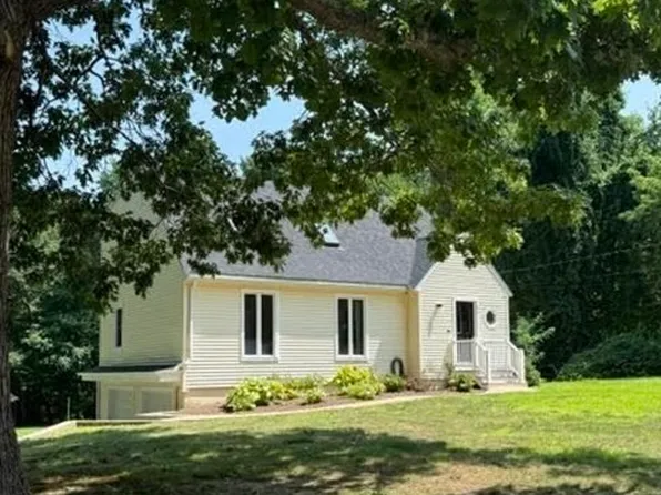 46 Old Powder House Rd, Lakeville, MA 02347