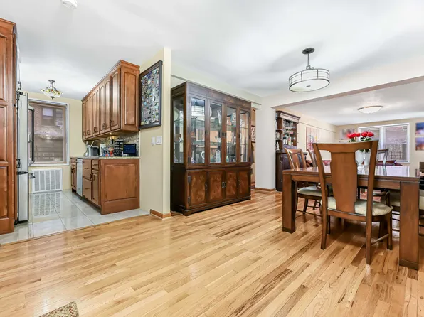 2546 East 13th Street image 1 of 42