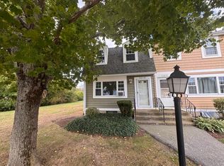 12 Lydon Ln #C2, Halifax, MA 02338