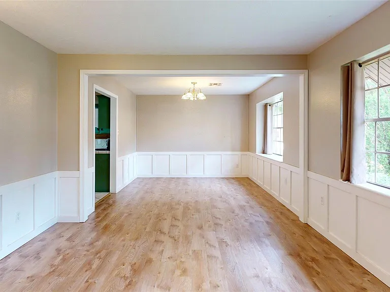 5221 Cottonwood Cir — Photo 4