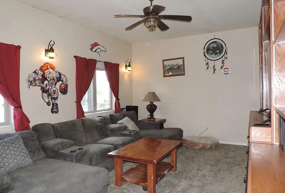 4 bed, 5100 sqft, $5,000 — Photo 2