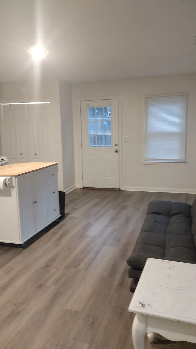 Building Photo - 346 Hazel Lawn Dr #4