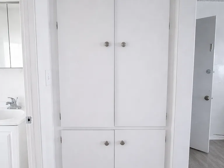 Who doesn't love a nice linen closet!