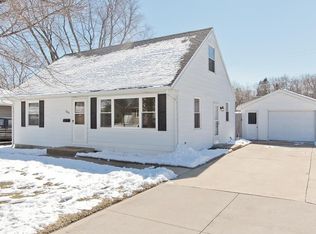3005 19th Ave, Marion, IA 52302