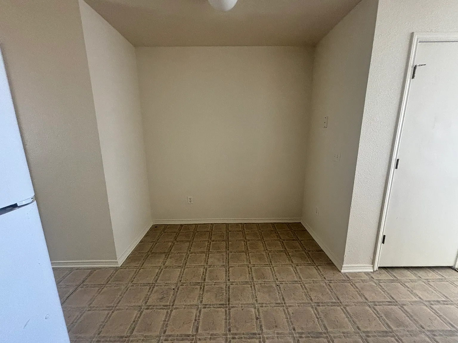 2 bed, 1.5 bath, 950 sqft, $795 — Photo 4