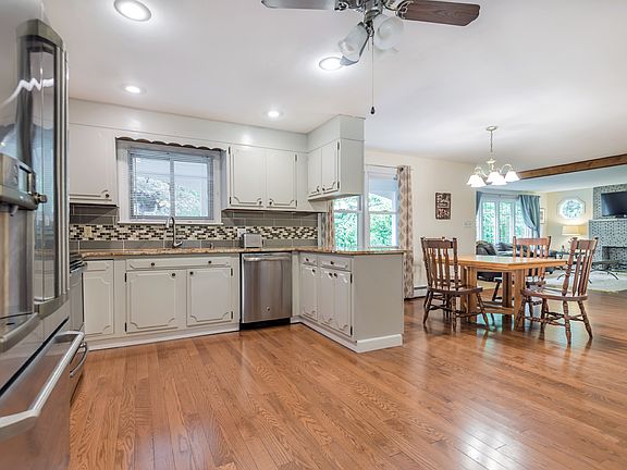 4th image of 31 Bradford St