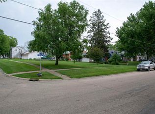 202 E Brayton Rd, Mount Morris, IL 61054