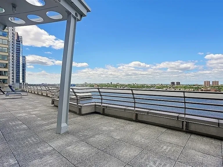 120 Riverside Blvd #7H — Photo 8
