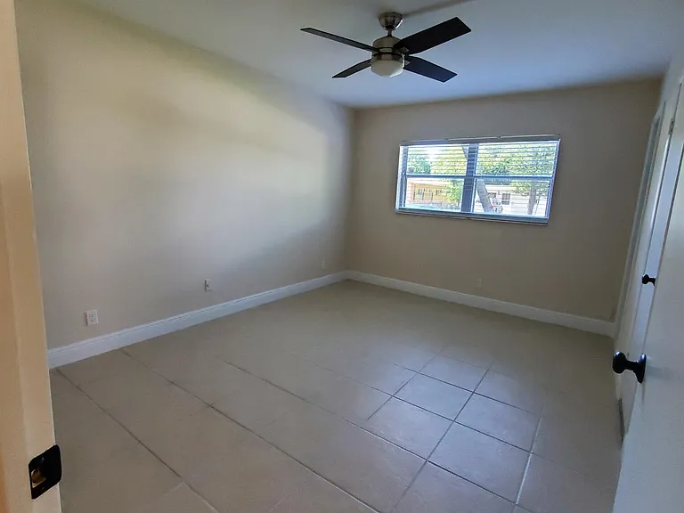 313 SW 1st Ct #L-4 — Photo 12