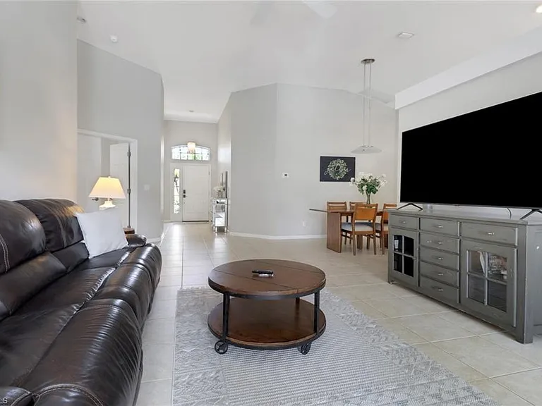 6773 Southern Oak Ct — Photo 8