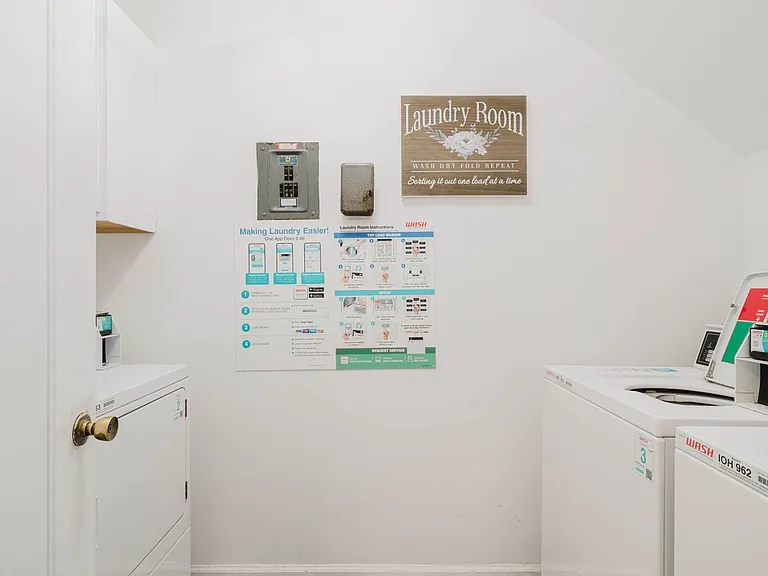 9031 Phyllis Ave #2 — Photo 19