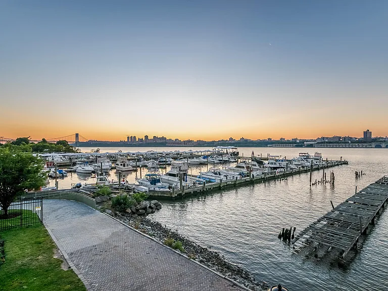 Steps outside to the Edgewater Marina and Ferry Terminal
