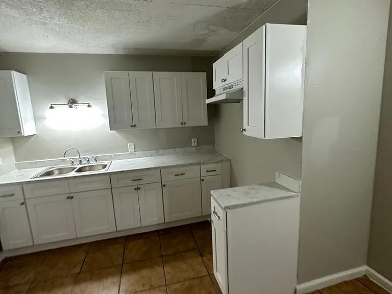 2851 Sophia St — Photo 53