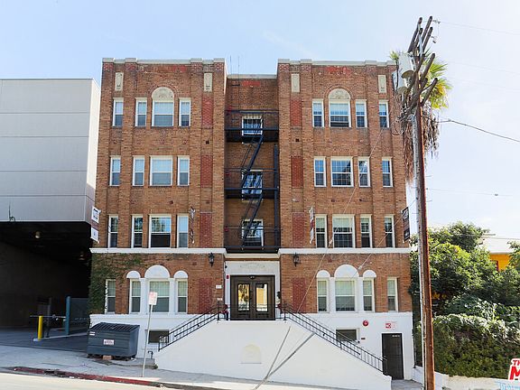 3rd image of 412 S Lake St
