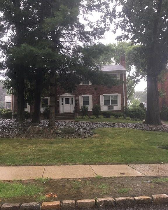 1st image of 23 Doxbury Ln