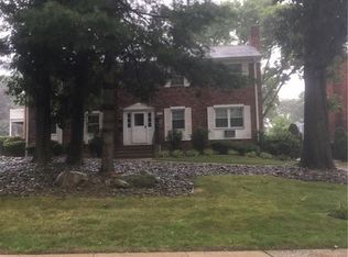 23 Doxbury Ln, Suffern, NY 10901