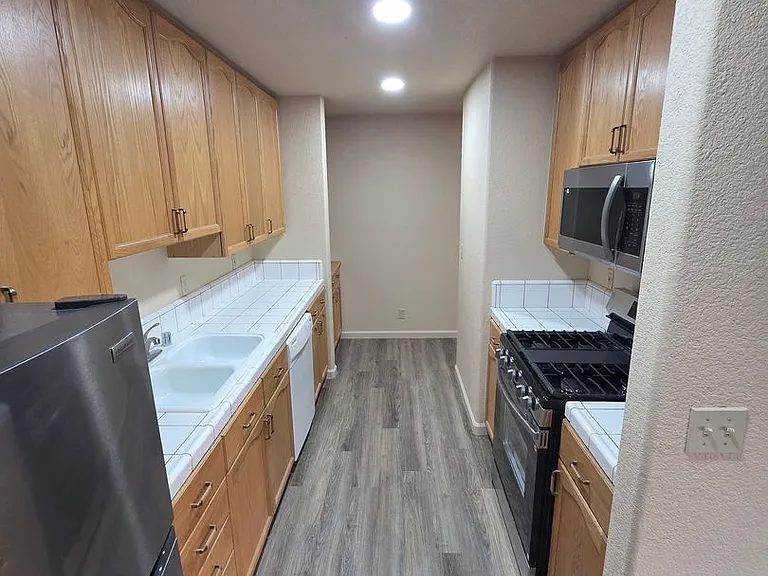 3600 Nadia Ct — Photo 5