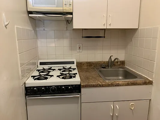 Rented by Corcoran | media 27