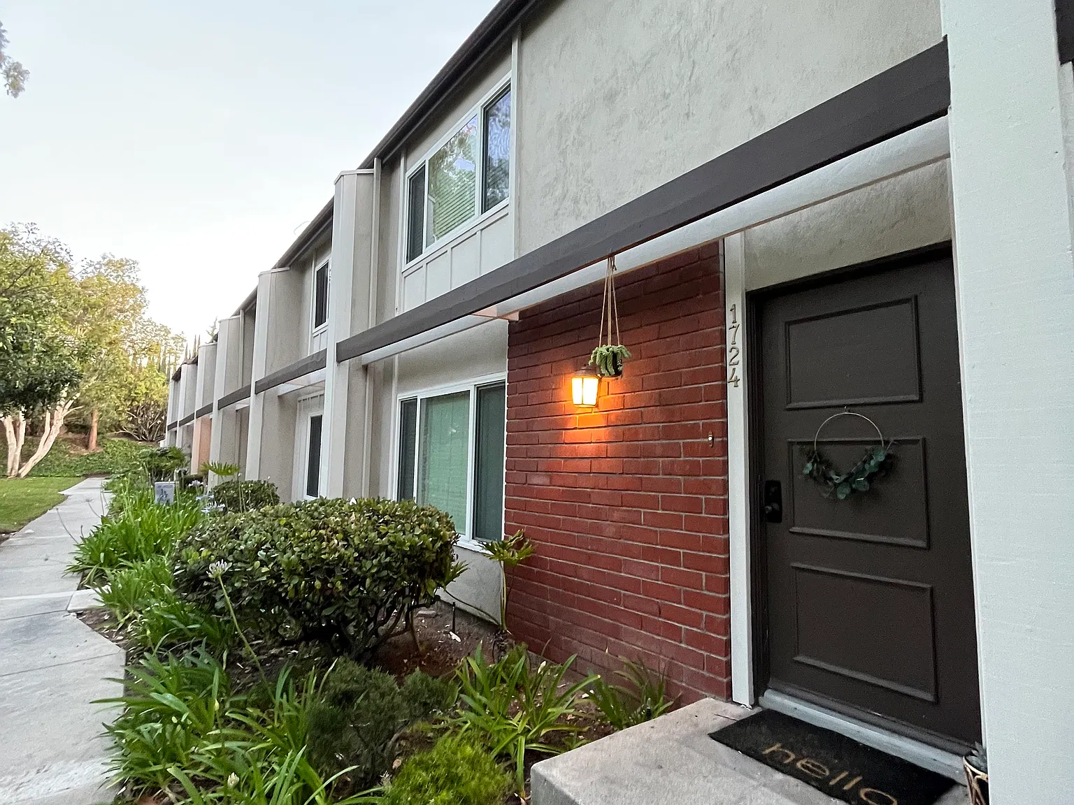 3 bed, 1240 sqft, $4,200 — Photo 2