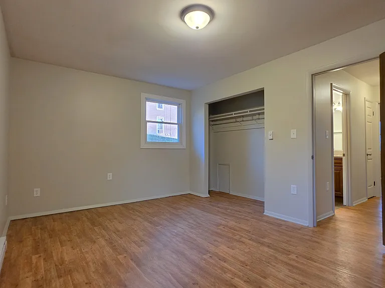 149 W North St #149 — Photo 4
