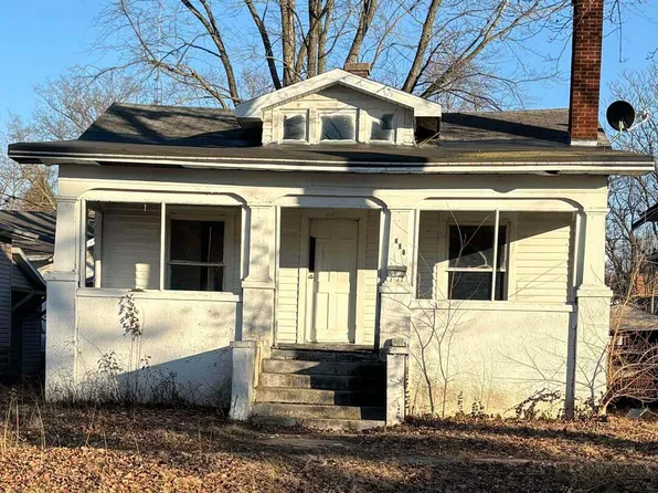 507 S Elm St, Centralia, IL 62801