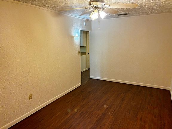 3rd image of 8743 Buttercup St