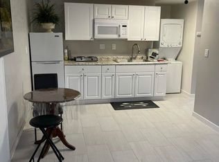 2261 Athens Ave #B, Simi Valley, CA 93065