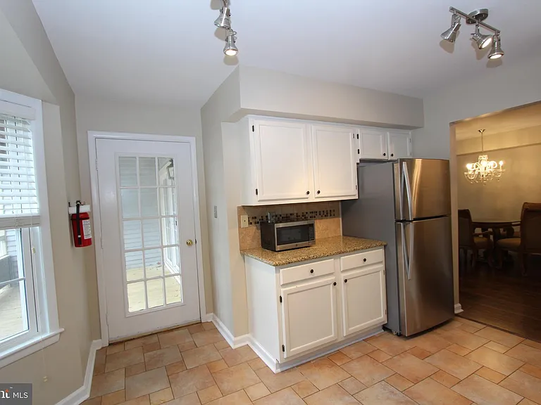 110 Biscayne Ct #8 — Photo 13
