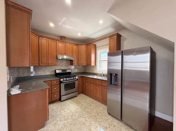 2566 Laconia Ave #1, Bronx, NY 10469