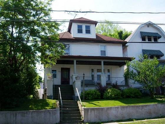 2nd image of 1106 Monroe Ave #L-5
