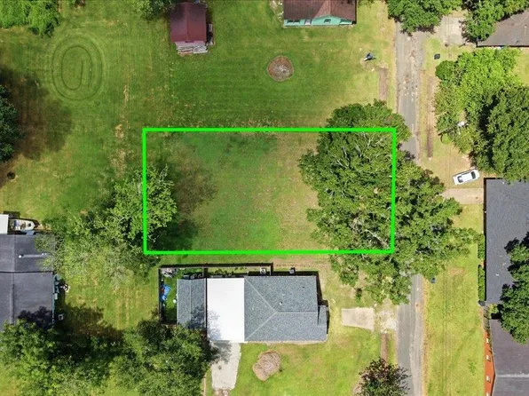 1335 Norvell St, Silsbee, TX 77656