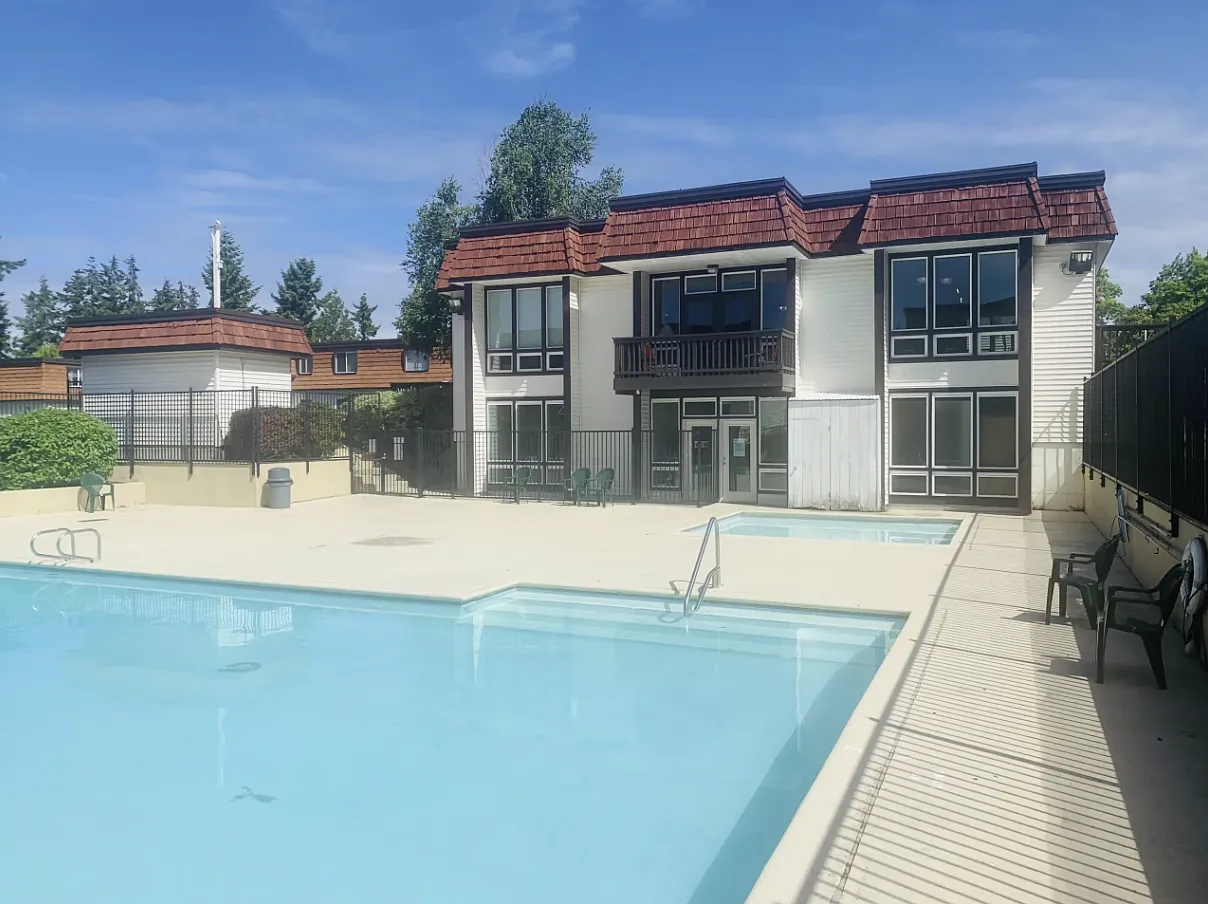 Woodland Greens Apartments — Photo 1