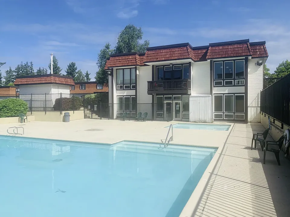 Woodland Greens Apartments