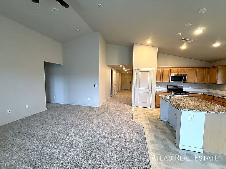 3007 N Cherry Grove Way — Photo 8